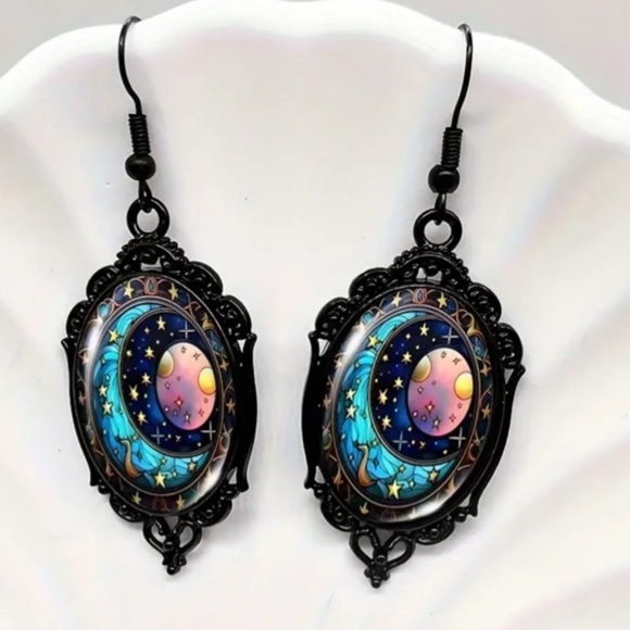 NWT! A Moon Within a Moon Photo In a Detailed Black Frame Pierced Dangle Earring - Picture 2 of 4